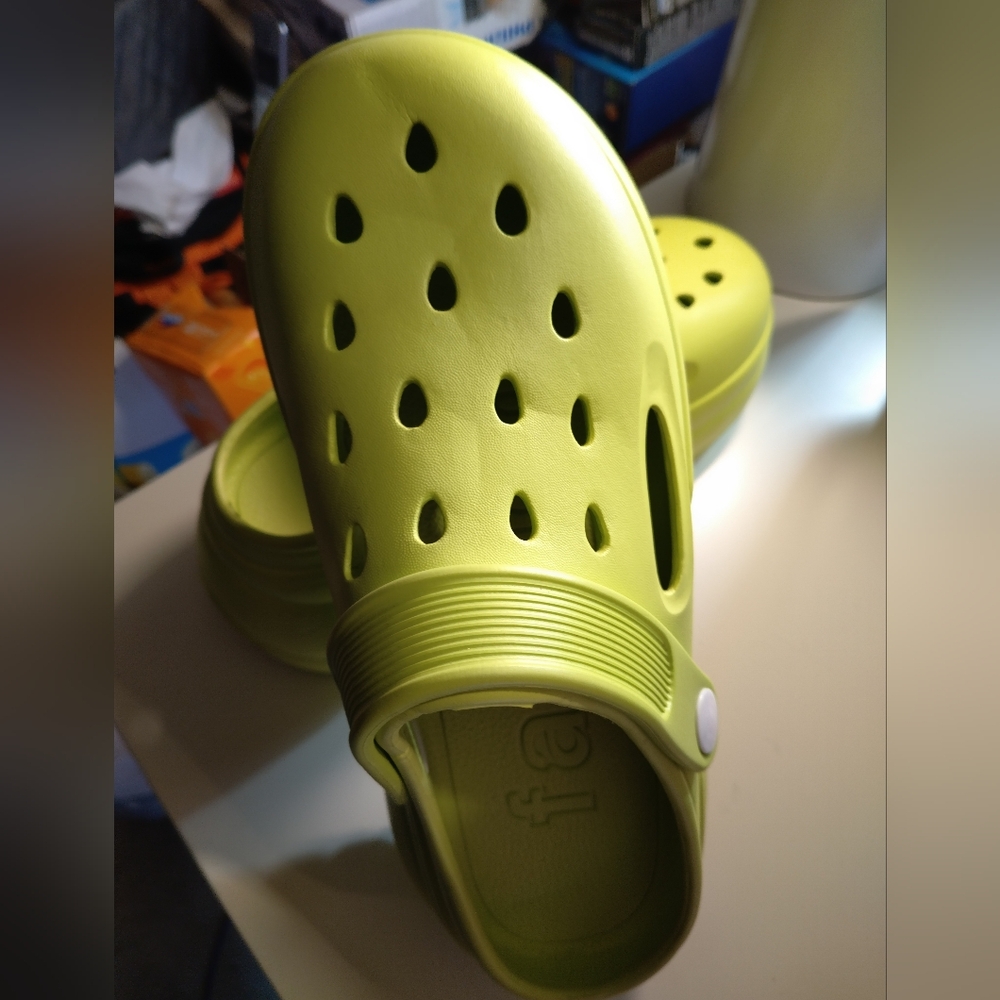 Kids Green Clogs - Picture 6 of 6